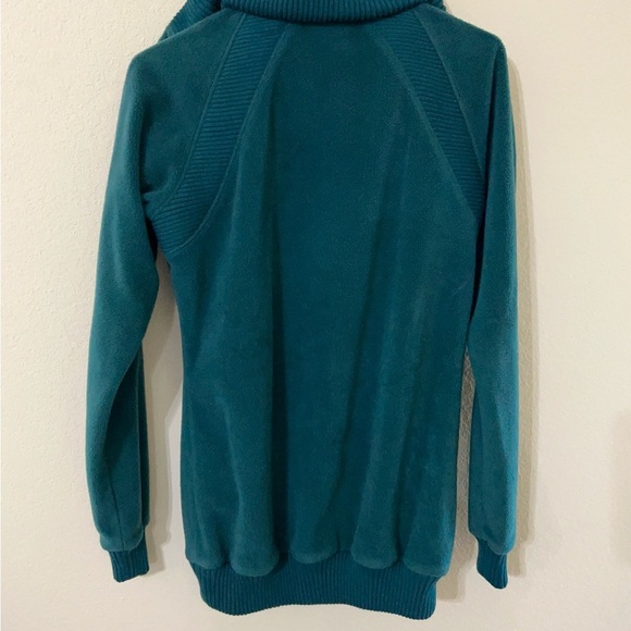 Columbia Women's Benton
Springs Full Zip Fleece Jacket in a teal color. - Picture 2 of 10